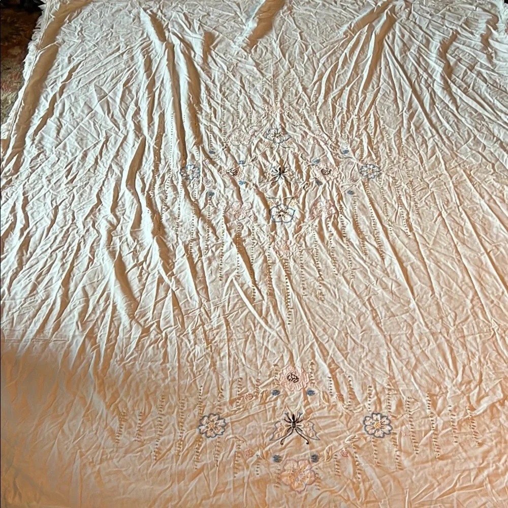 Antique embroidered Elegant coverlet or bedspread 90” x 72”